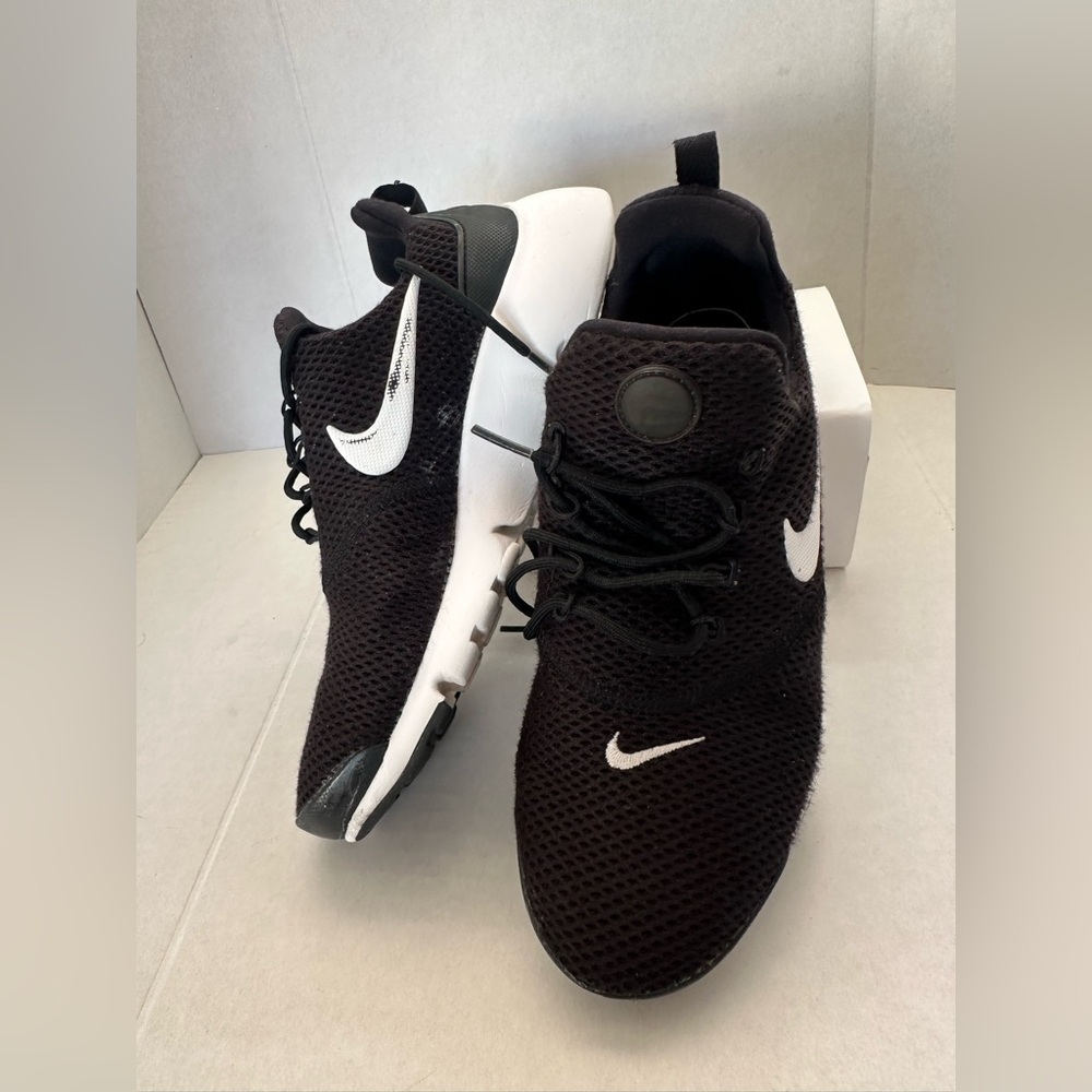 Nike Air Presto Fly Womens Size 6 Black White Athletic Running Shoes Sneakers - Picture 6 of 8